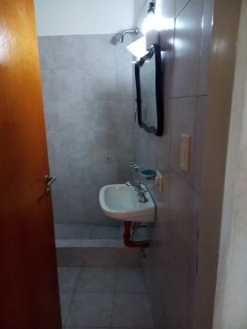 BALVANERA PH 1 ER PISO POR ESCALERA-1 AMB S/ EXP. A LA CALLE BALCON CHICO 
