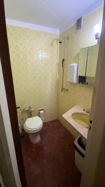 Consultorios/oficinas · 147m² · 8 Ambientes · 1 Cochera