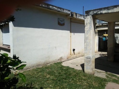 Casa en Venta en Río Cuarto. con 2 Dorm. y Departamento 1 Dormitorio