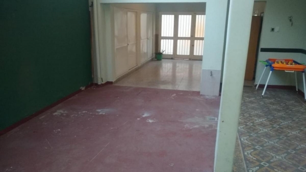 Casa con Garage Muy Amplia