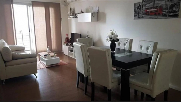 Moderno y Luminoso Semipiso de 4 Ambientes · 75m²