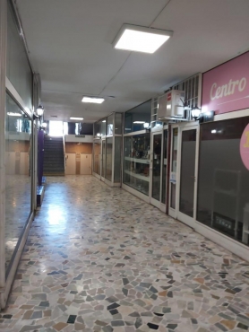 Se Vende Local en Galería - 2 ambientes - 30m² 