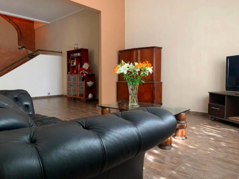 PH de 6 ambientes en Venta Pb + Patio + Terraza + 280 m²