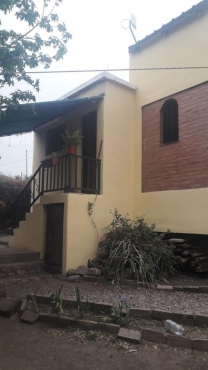 Casa Grande en Venta en Sierras Chicas de Cordoba, Sobre Terreno de 600 Mt.