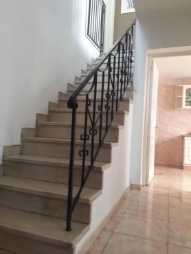 Casa en 5ta Sección de 5 ambientes - 200m²