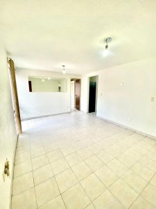 Departamento Exterior con 64 m 2do Piso. Excelente Ubicación Cerca de Reforma