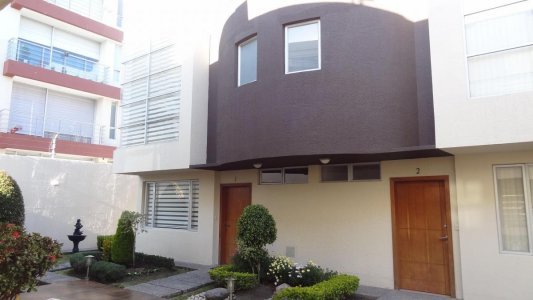 Hermosa Casa en Santa Lucía, Urb. Ron Muñoz (Privada)