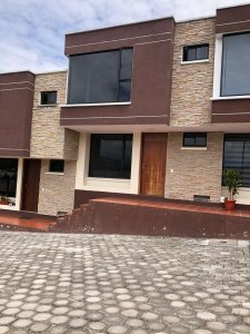 Hermosa Casa de Venta en Tumbaco Bajamos de Precio