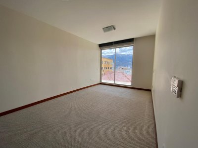 Apartamento de 1 Habitación con Balcón y Hermosa Vista.
