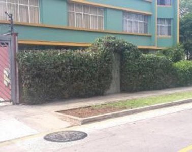 San Isidro. 1er Piso - Puerta a La Calle. C/jardín. Linda Ubicación