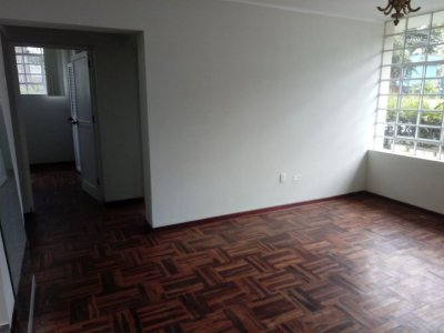 Departamento Unico 1er Piso 2 Dorm. Rodeado de Jardín y Vista Al Parque