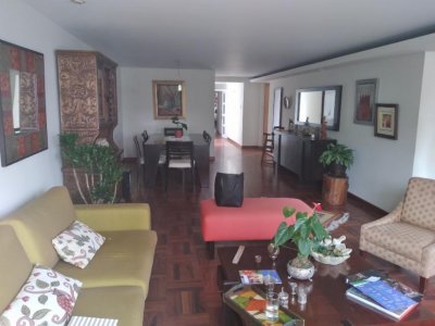 Se Vende Amplio Dpto en Miraflores - Zona Céntrica
