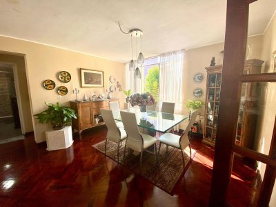 ¡Lindo, Amplio y Remodelado Departamento en Miraflores!
