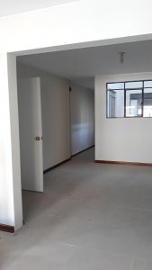 Amplio dpto en venta.