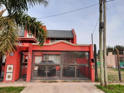 Casa en Venta en El Pato con pileta