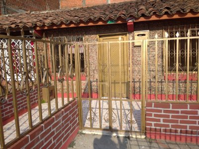 Casa En Sector Nor Oriente De Cali, 4 Habitaciones. 1 Plata 78 M2