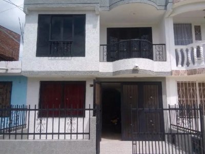 Casa Bien Ubicaca En Palmira Valle