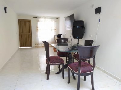 Se vende casa con apartaestudio en Cali