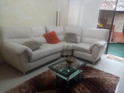 VENDO HERMOSA CASA EN LAGOS DEL CACIQUE