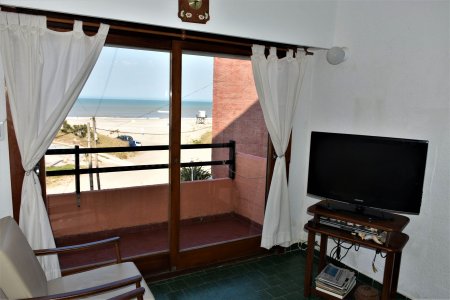 FRENTE AL MAR 3 AMBIENTES CON COCHERA