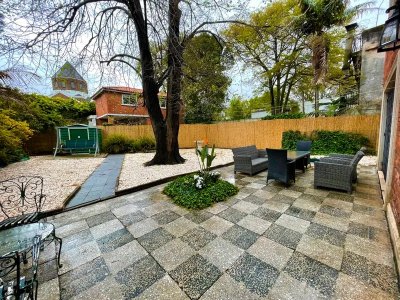 Dueño vende. Categoría, Magnífica residencia. Próximo a Prado. Excelente estado