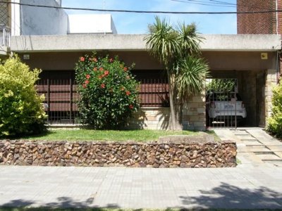 Dueño Vende: Casa Padrón Único- 4 Dormitorios 3 Baños