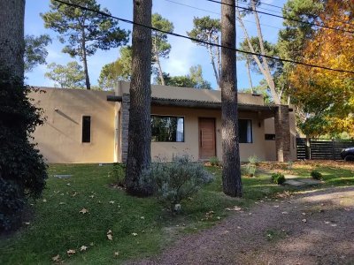 Casa en Parque Burnett Maldonado parada 32 de Pinares