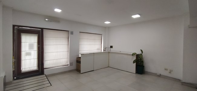 SALON COMERCIAL - APTO OFICINAS