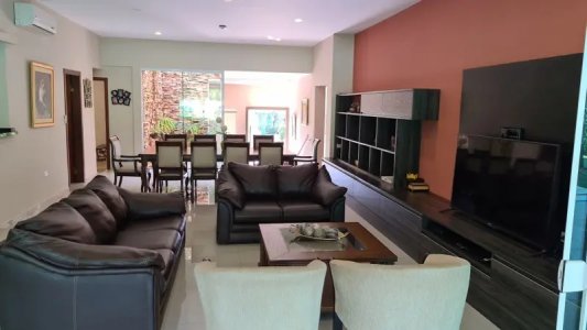 HERMOSA CASA EN EL PARANA COUNTRY CLUB