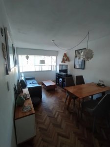 Dueño vende apto en Buceo. Piso alto, 2 dorm, todo exterior.