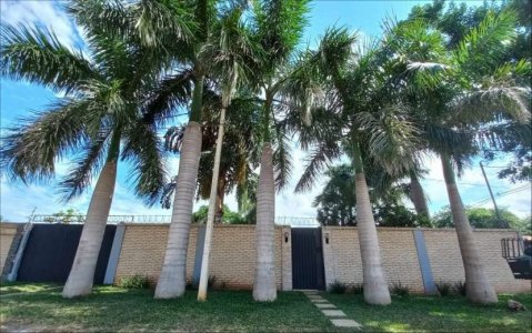 Casa a estrenar con amplio terreno - luque