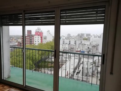 Dueño vende Apartamento 3 dormitorios 2 baños Garaje Centro / Cordón