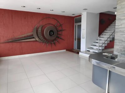 Apartamento de 2 dormitorios. Zona muy tranquila y segura sobre la Rambla