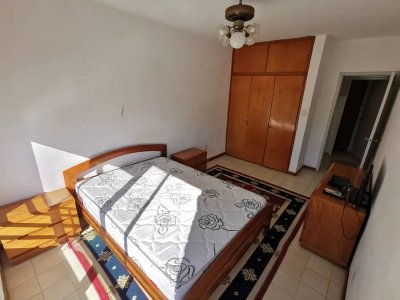 APARTAMENTO EN BALNEARIO LA FLORESTA DE UN DORMITORIO AL FRENTE