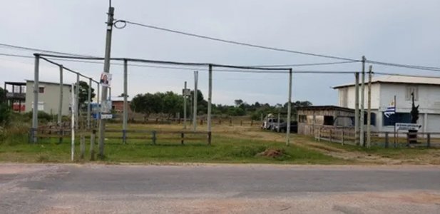 Terreno Punta Del Diablo Sobre Avenida Principal