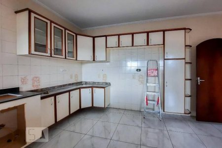 Casa para venda possui 290 metros quadrados com 3 quartos em Centro - Diadema - São Paulo