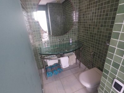 Casa com 3 Quartos e 5 banheiros à Venda, 322 m²