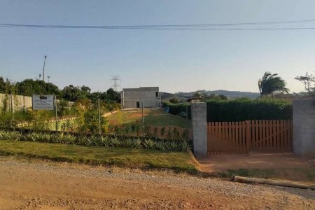 Casa de Condomínio com 4 Quartos e 3 banheiros à Venda, 200 m²