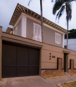 Casa com 4 Quartos e 5 banheiros à Venda, 370 m²