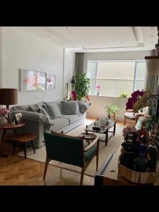 Apartamento com 3 Quartos e 2 banheiros à Venda, 130 m²