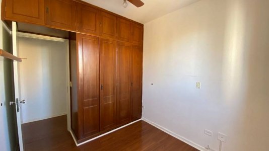 Apartamento com 4 Quartos e 3 banheiros à Venda, 1152 m²