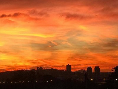 Apartamento com 3 Quartos e 5 banheiros à Venda, 147 m²