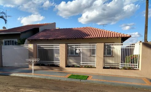 Casa com 3 Quartos e 3 banheiros à Venda, 190 m²