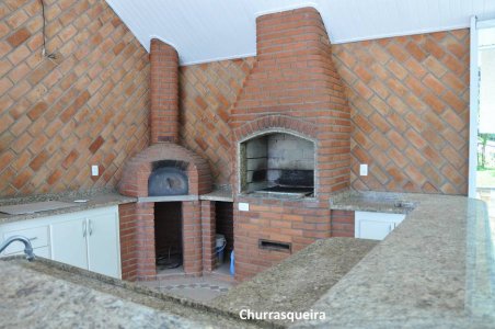 Casa de Condomínio com 5 Quartos e 8 banheiros à Venda,