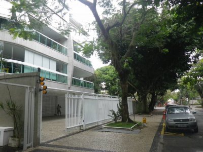 Cobertura com 5 Quartos e 6 banheiros à Venda, 400 m²