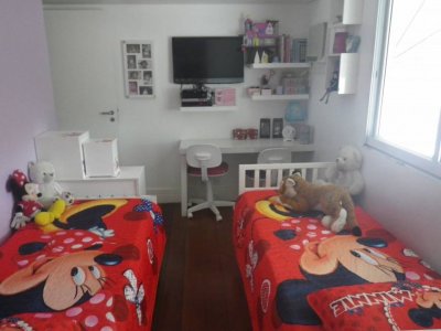 Cobertura com 5 Quartos e 6 banheiros à Venda, 400 m²