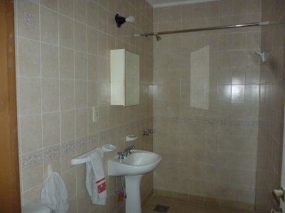 2DO PISO ESCALERA. AMPLIO. LUMINOSO