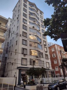 Apartamento com 2 Quartos e 2 banheiros à Venda, 70 m²