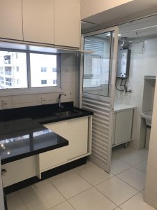 Excelente Apartamento no Portão! Edifício Clube Com 2 Quartos, Sendo 1 Suíte!