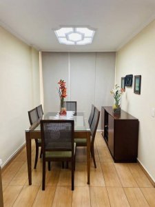 Apartamento com 2 Quartos e 1 banheiro à Venda, 68 m²